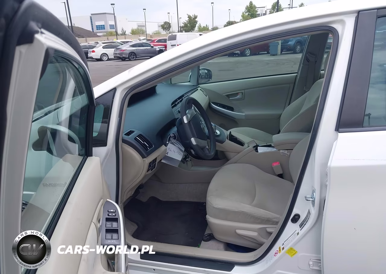 2011 Toyota Prius Two VIN:JTDKN3DU9B5313109 - 5