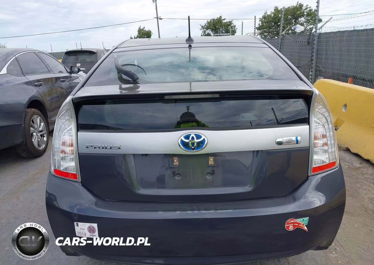 2014 Toyota Prius Plug-In VIN:JTDKN3DP3E3060055 - 17
