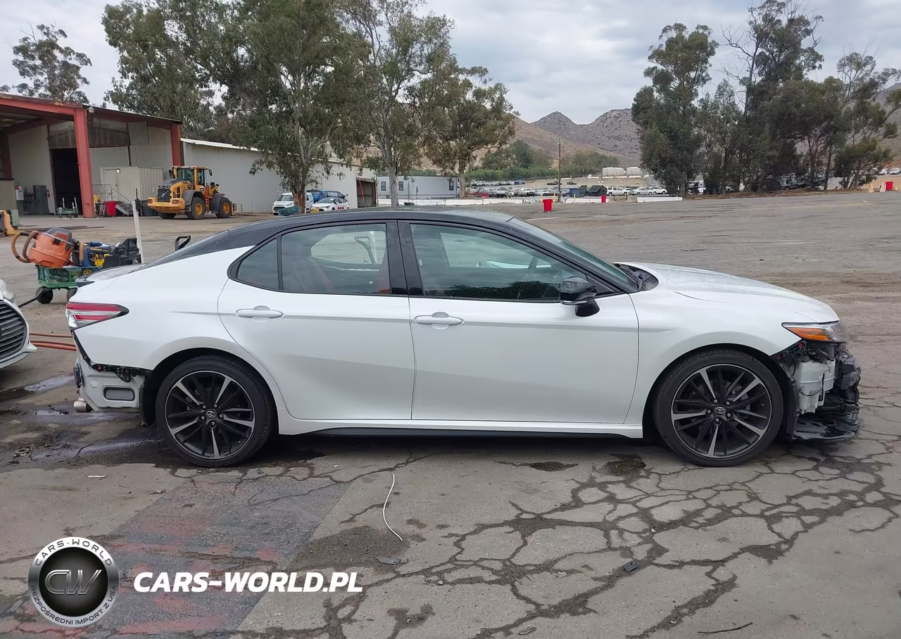 2018 Toyota Camry Xse VIN:4T1B61HK9JU103359 - 14