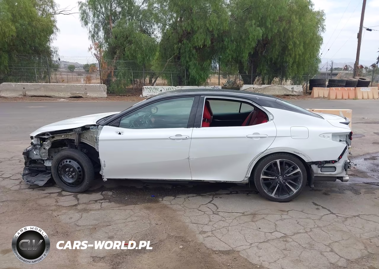 2018 Toyota Camry Xse VIN:4T1B61HK9JU103359 - 15