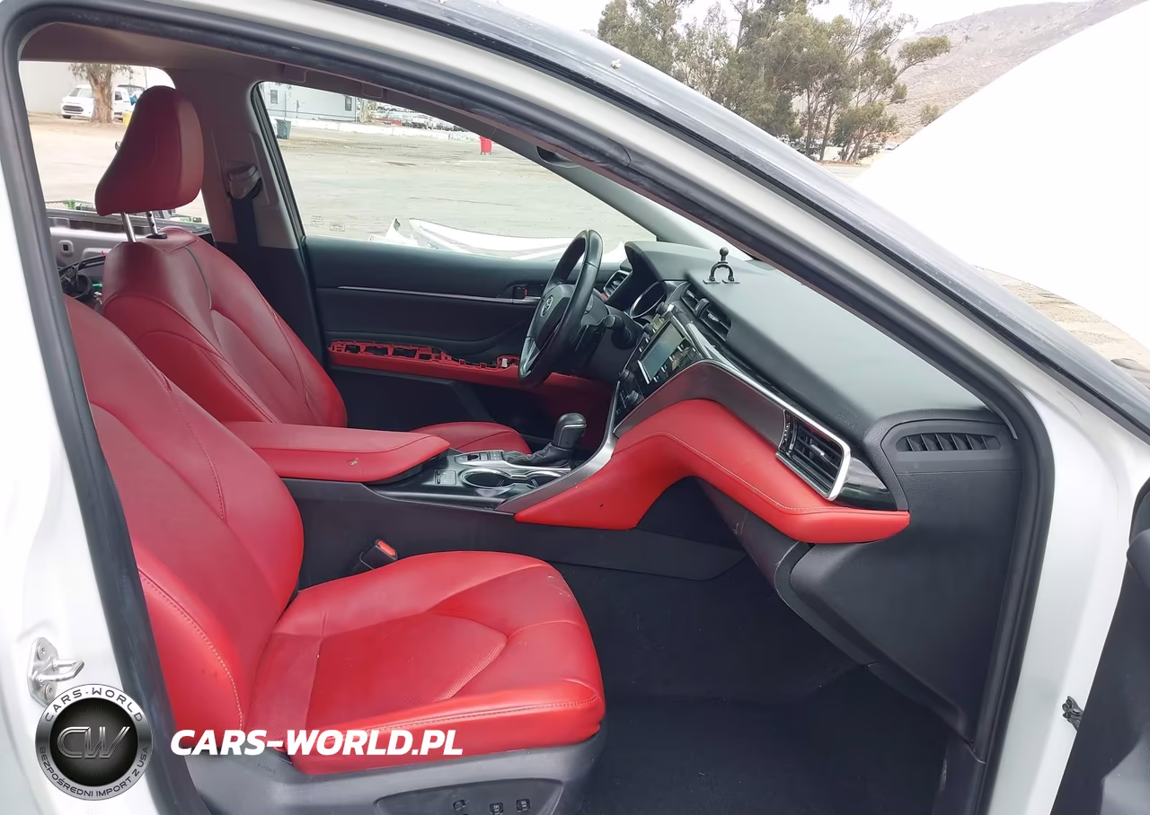 2018 Toyota Camry Xse VIN:4T1B61HK9JU103359 - 5