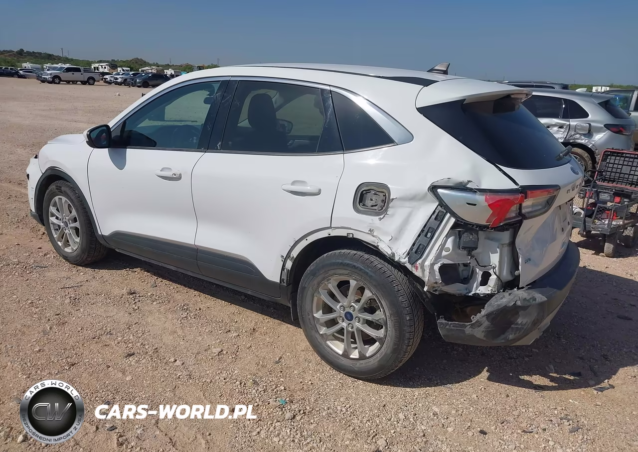 2021 Ford Escape Se VIN:1FMCU0G66MUB15580 - 3