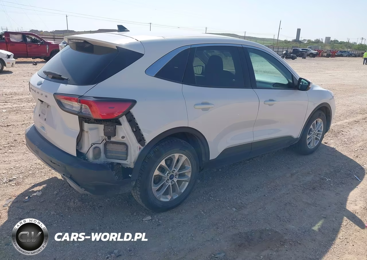 2021 Ford Escape Se VIN:1FMCU0G66MUB15580 - 4