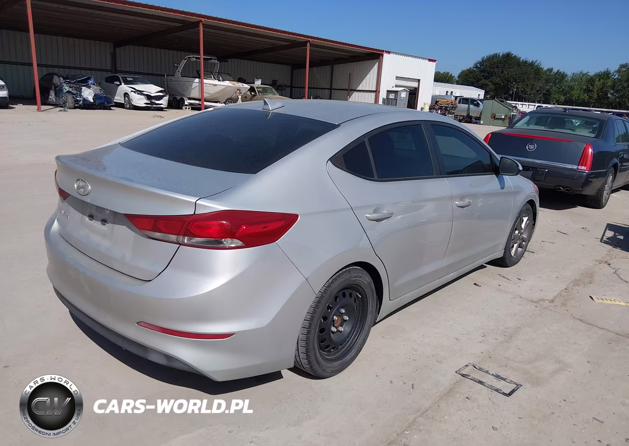 2018 Hyundai Elantra Value Edition VIN:5NPD84LF7JH371291 - 4