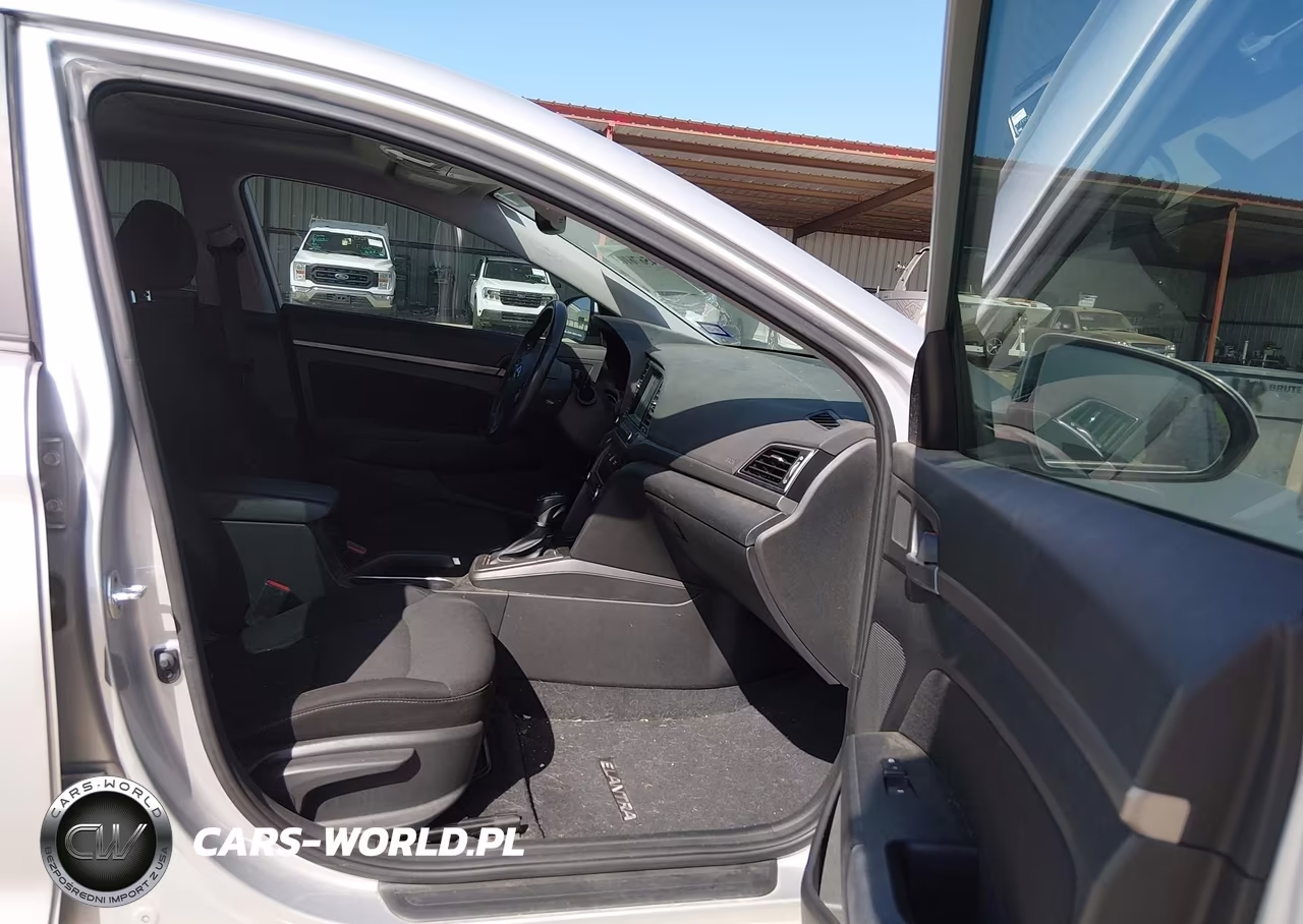 2018 Hyundai Elantra Value Edition VIN:5NPD84LF7JH371291 - 5