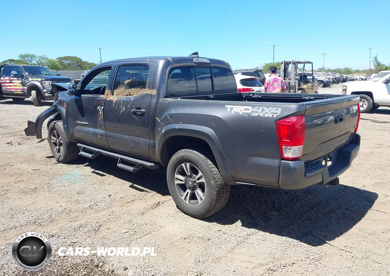 2016 Toyota Tacoma VIN:5TFCZ5ANXGX007372 - 3