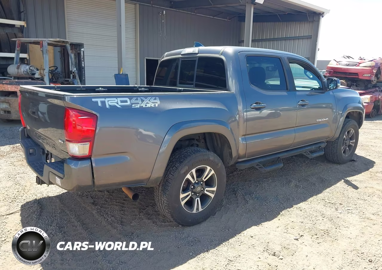 2016 Toyota Tacoma VIN:5TFCZ5ANXGX007372 - 4