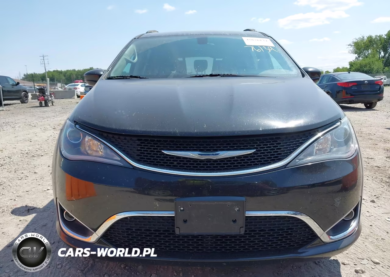 2017 Chrysler Pacifica Touring-L VIN:2C4RC1BG2HR510589 - 12