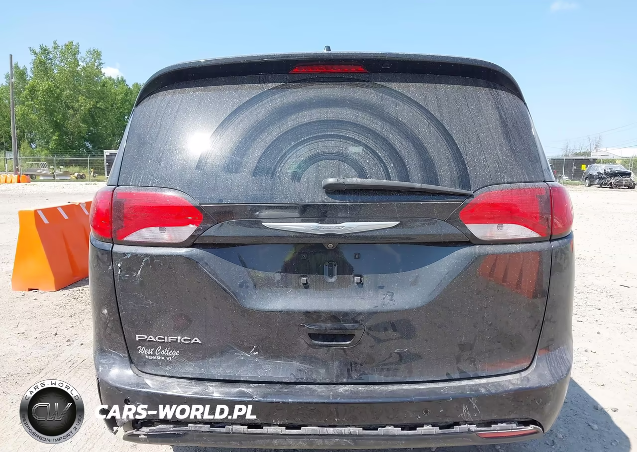 2017 Chrysler Pacifica Touring-L VIN:2C4RC1BG2HR510589 - 16