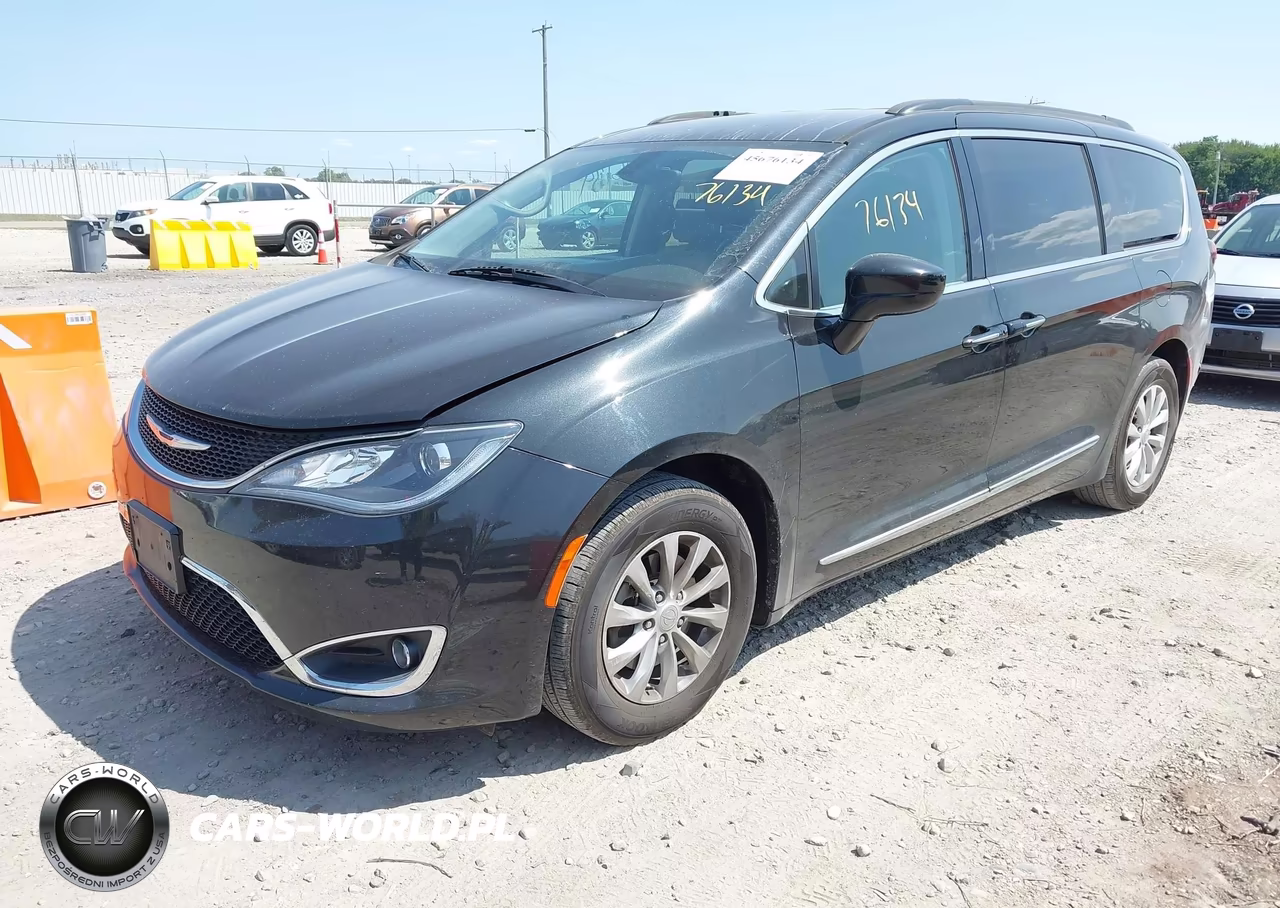 2017 Chrysler Pacifica Touring-L VIN:2C4RC1BG2HR510589 - 2