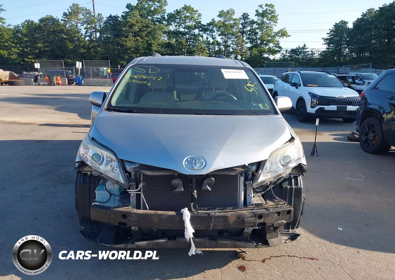 2015 Toyota Sienna Le 8 Passenger VIN:5TDKK3DC8FS685198 - 13
