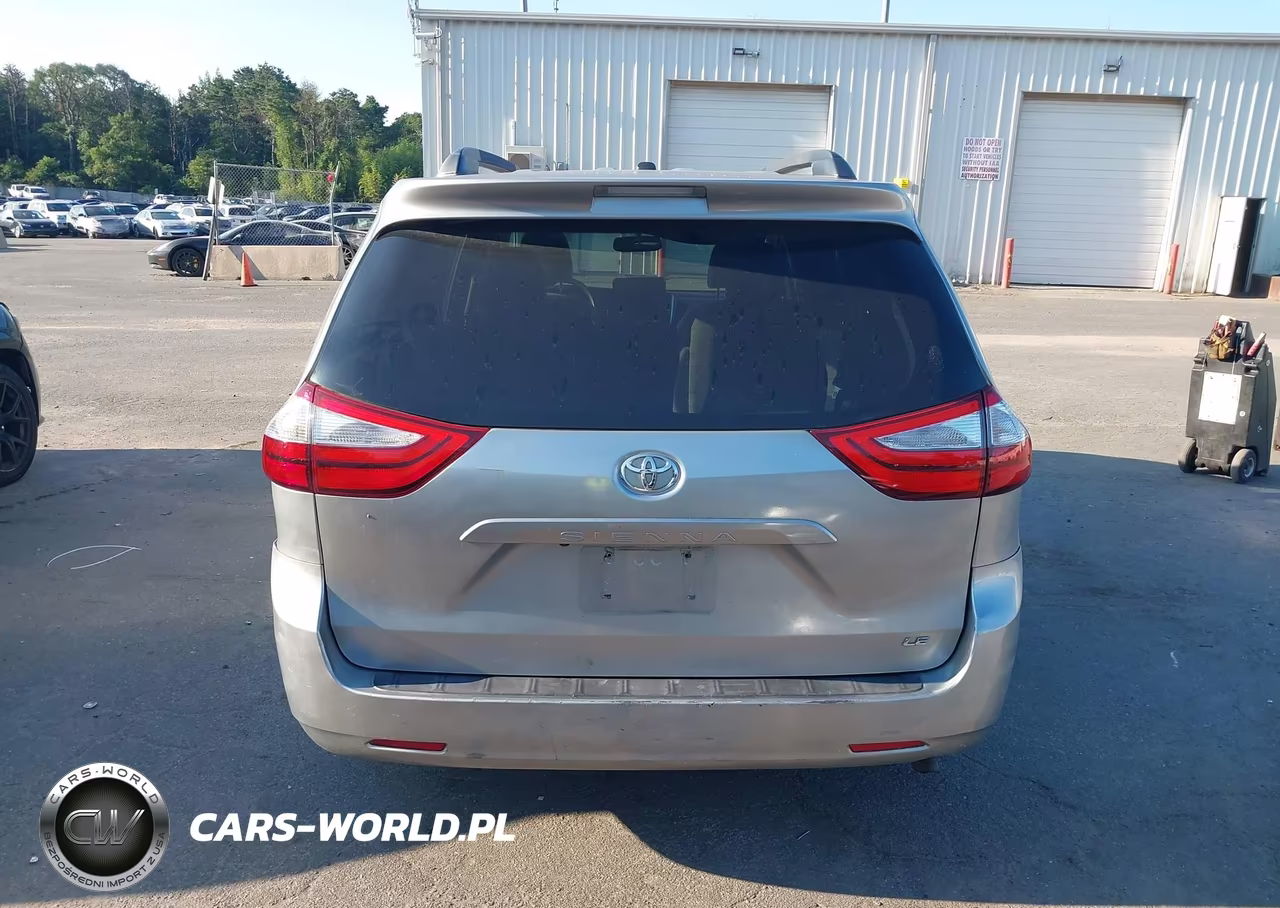 2015 Toyota Sienna Le 8 Passenger VIN:5TDKK3DC8FS685198 - 17