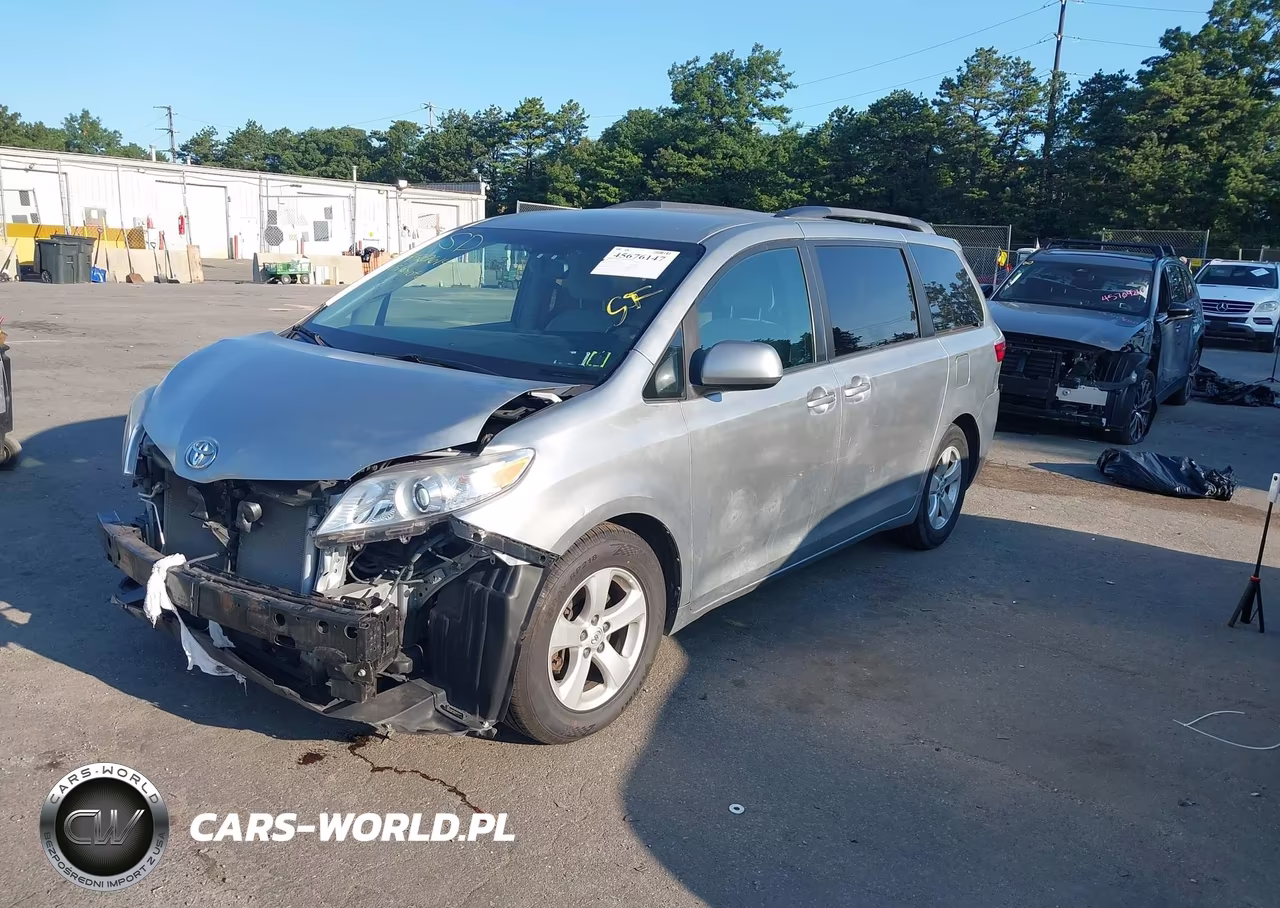 2015 Toyota Sienna Le 8 Passenger VIN:5TDKK3DC8FS685198 - 2