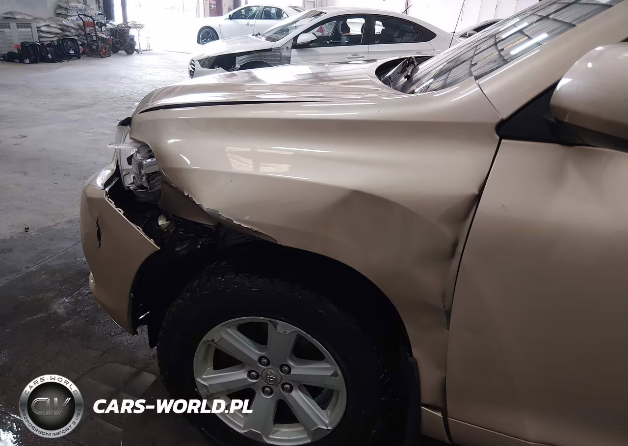 2010 Toyota Highlander Base V6 VIN:5TDBK3EH7AS007691 - 17