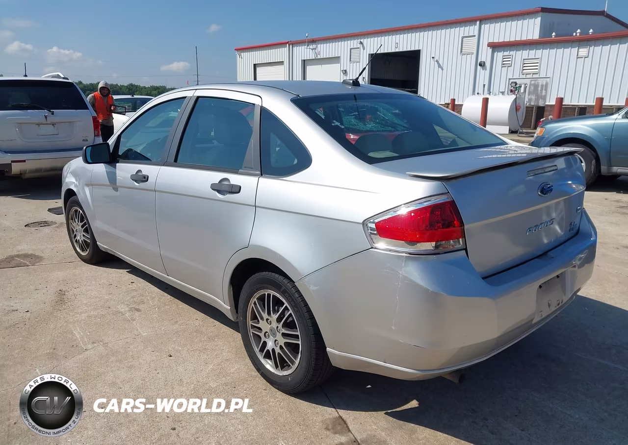 2010 Ford Focus Se VIN:1FAHP3FN3AW231143 - 3