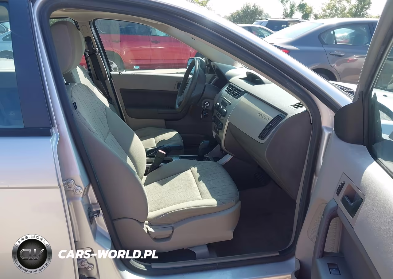2010 Ford Focus Se VIN:1FAHP3FN3AW231143 - 5