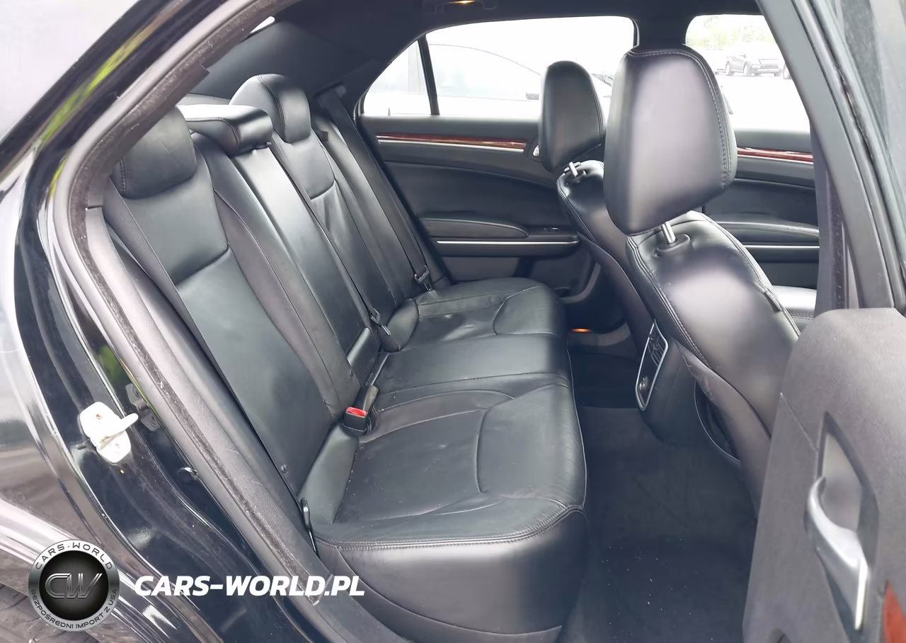 2012 Chrysler 300 Limited VIN:2C3CCACG9CH310493 - 8