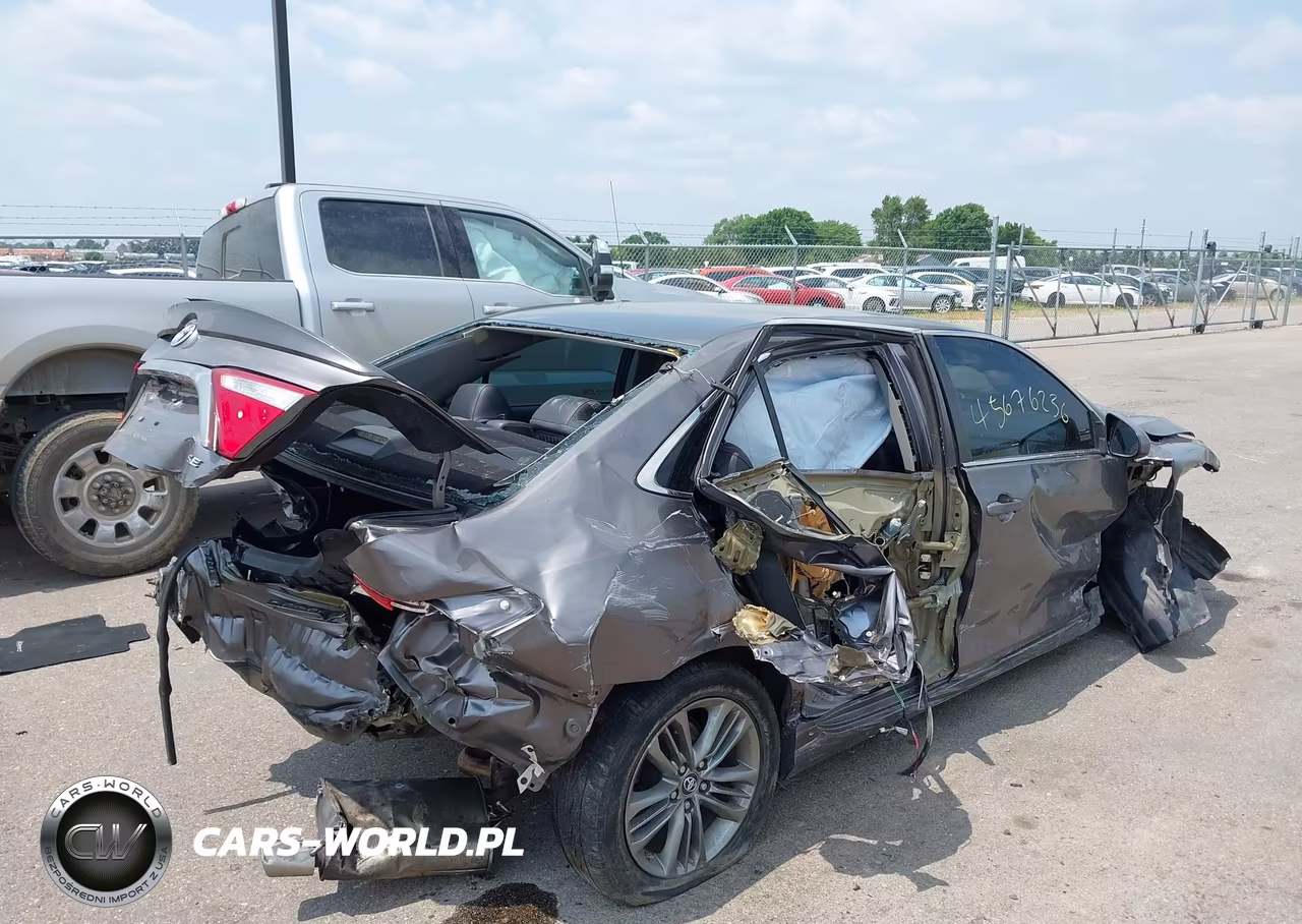 2017 Toyota Camry Se VIN:4T1BF1FK6HU350934 - 4