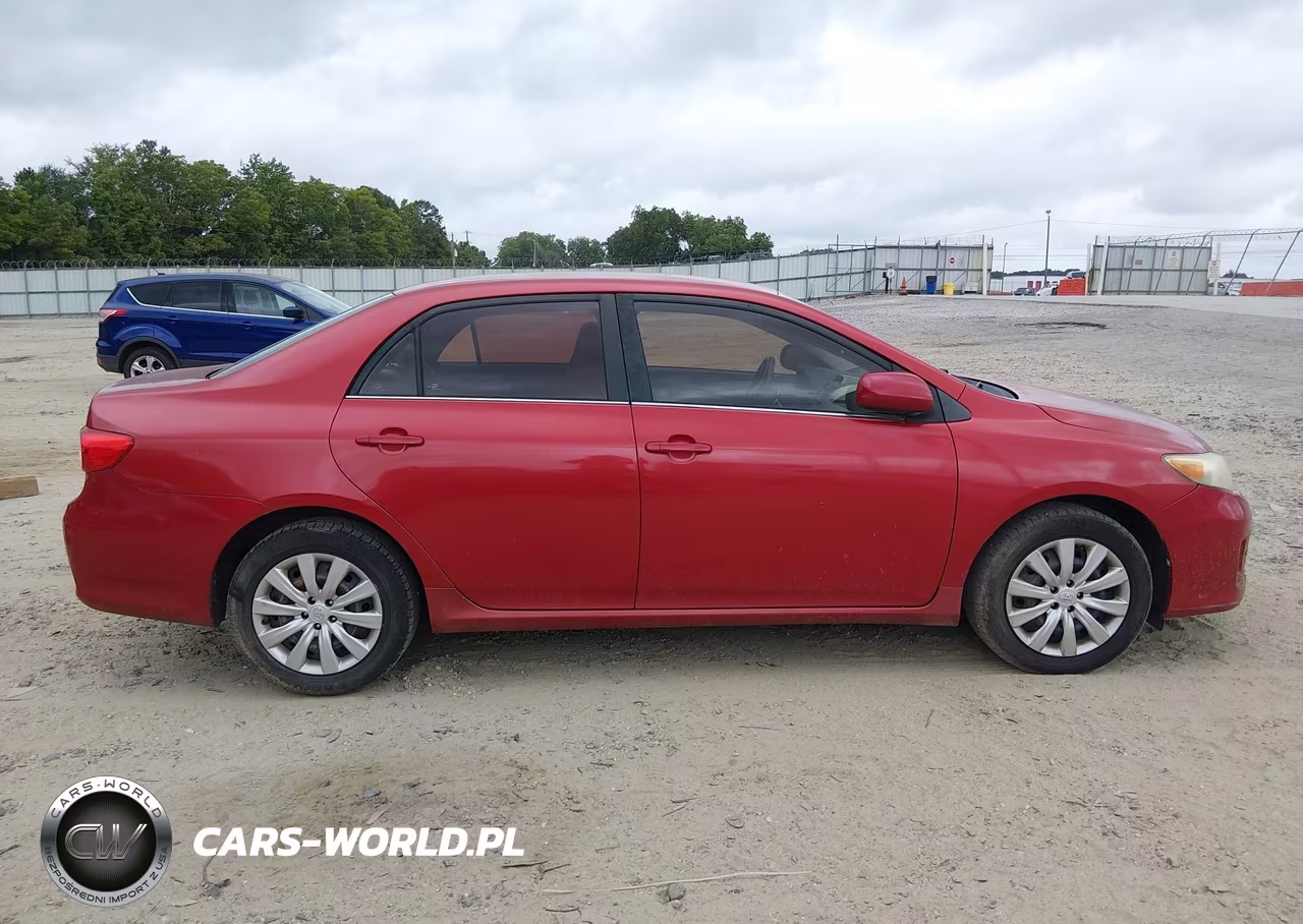 2013 Toyota Corolla Le VIN:5YFBU4EEXDP120179 - 13
