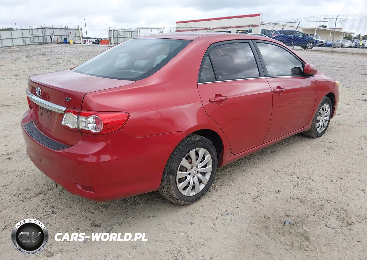 2013 Toyota Corolla Le VIN:5YFBU4EEXDP120179 - 4