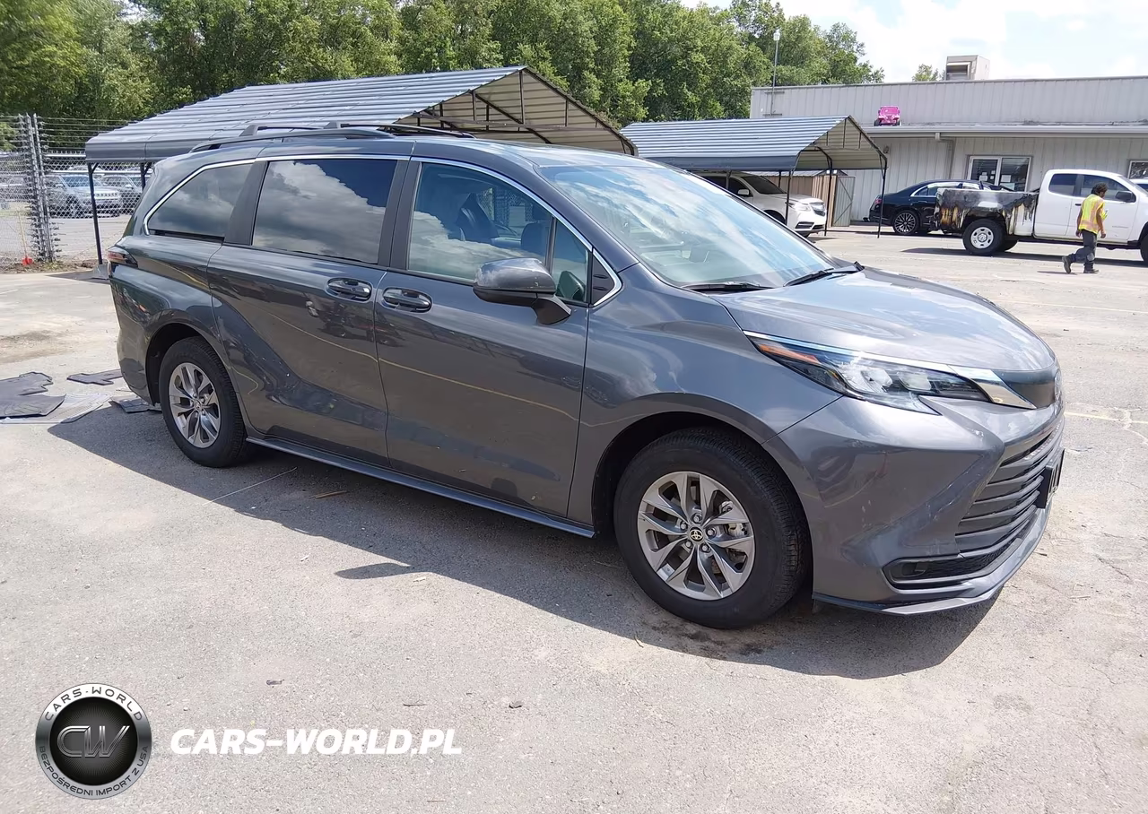 2025 Toyota Sienna Le