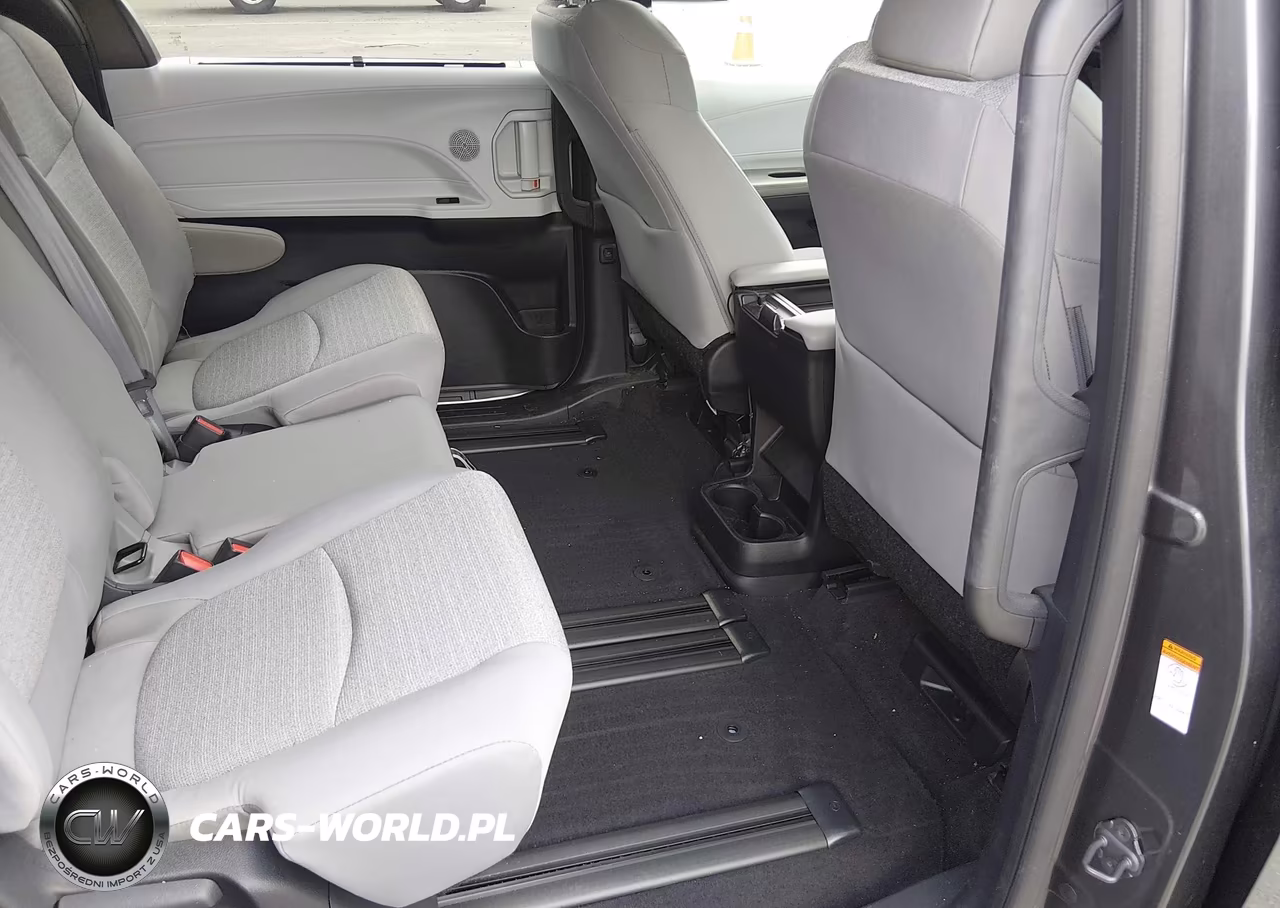 2025 Toyota Sienna Le VIN:5TDBSKFC2SS191971 - 8