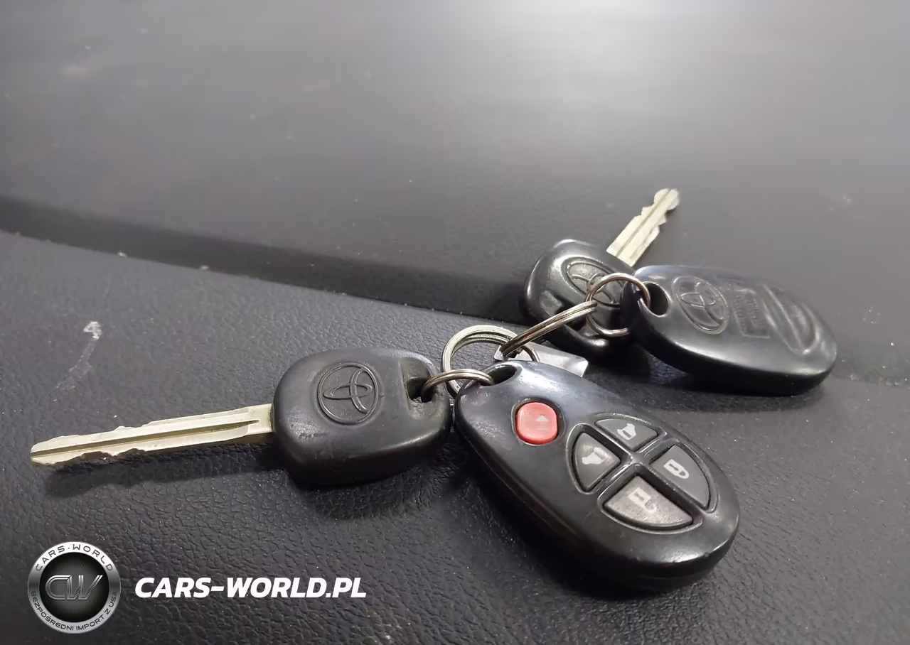 2017 Toyota Sienna Le 7 Passenger VIN:5TDJZ3DC2HS166142 - 11
