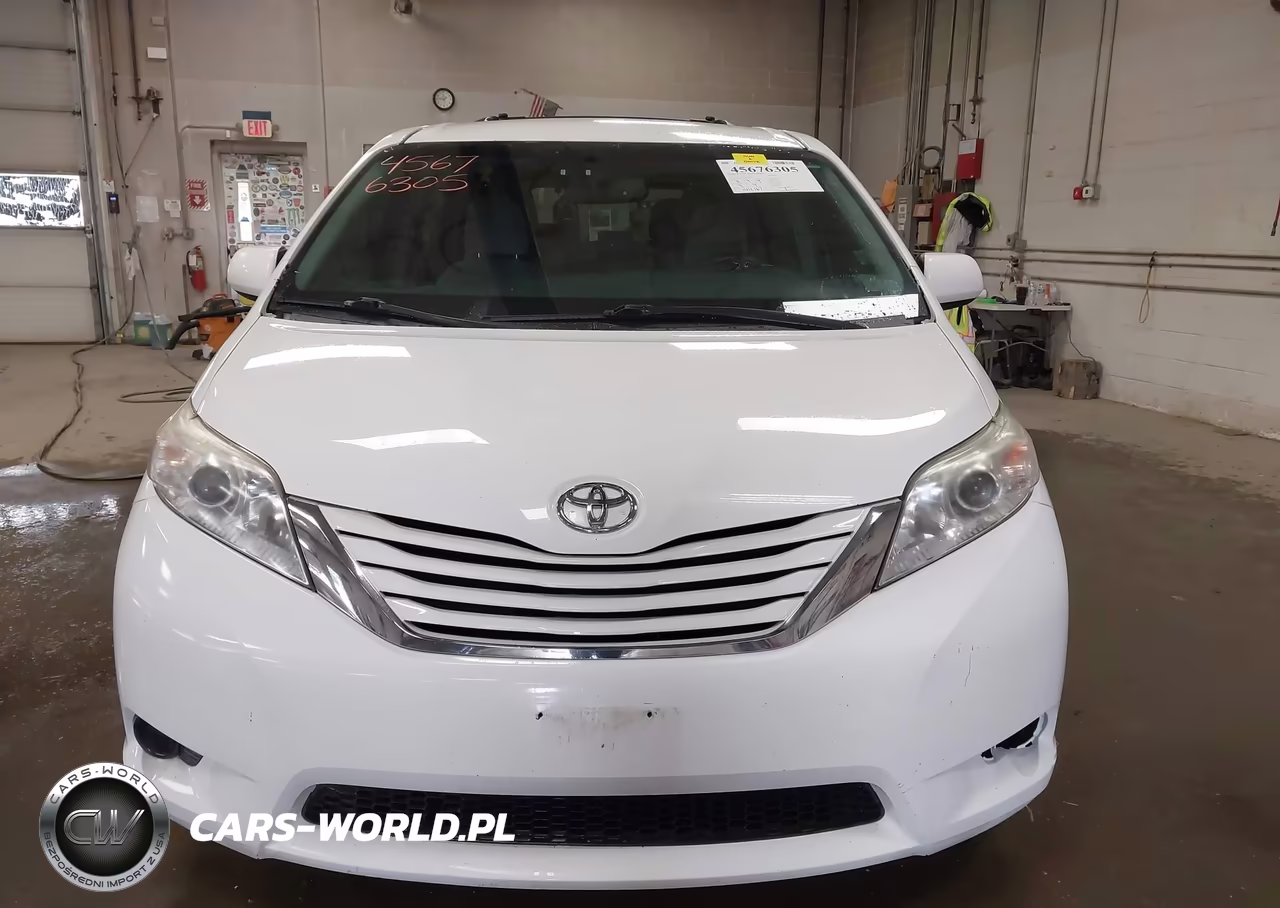 2017 Toyota Sienna Le 7 Passenger VIN:5TDJZ3DC2HS166142 - 12