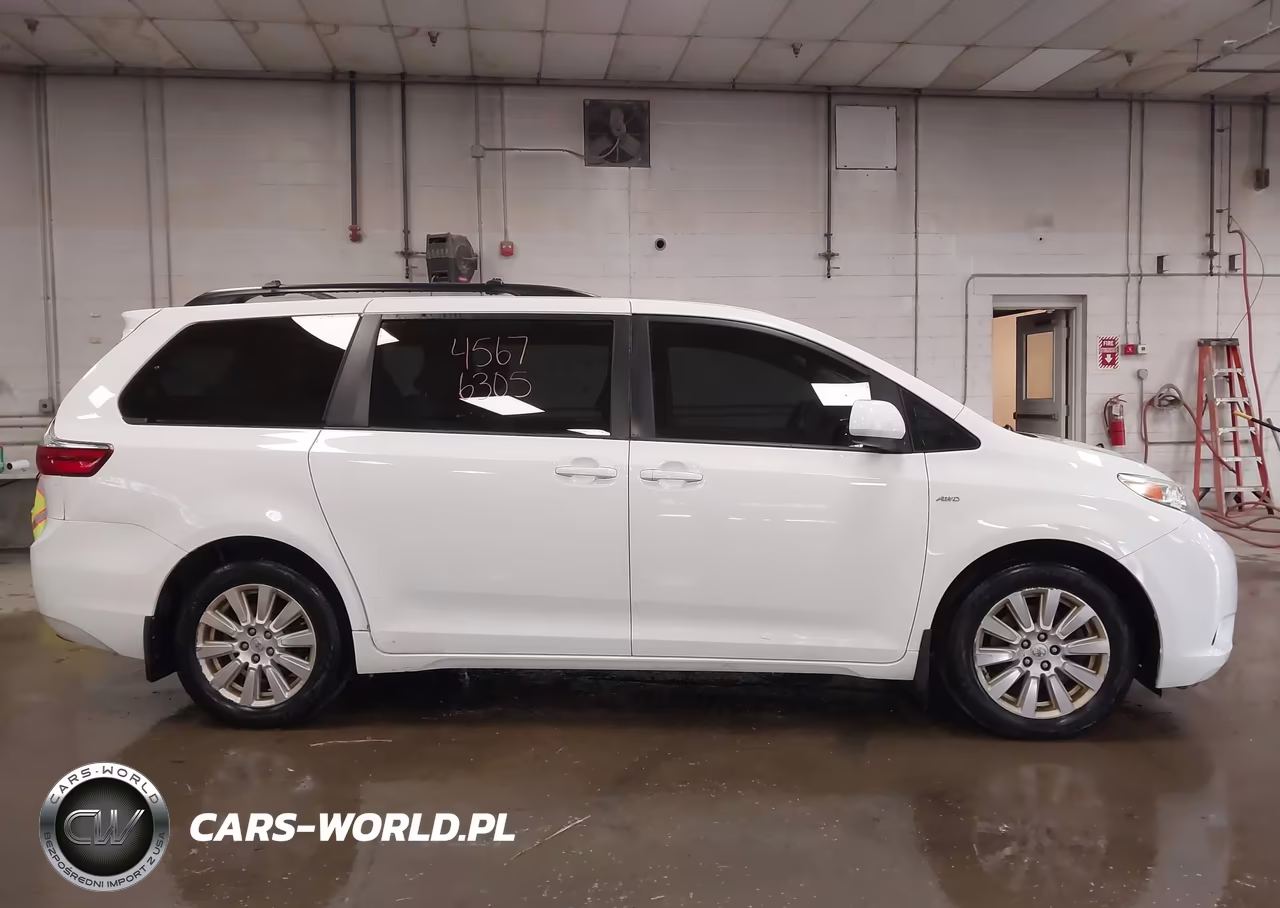 2017 Toyota Sienna Le 7 Passenger VIN:5TDJZ3DC2HS166142 - 13