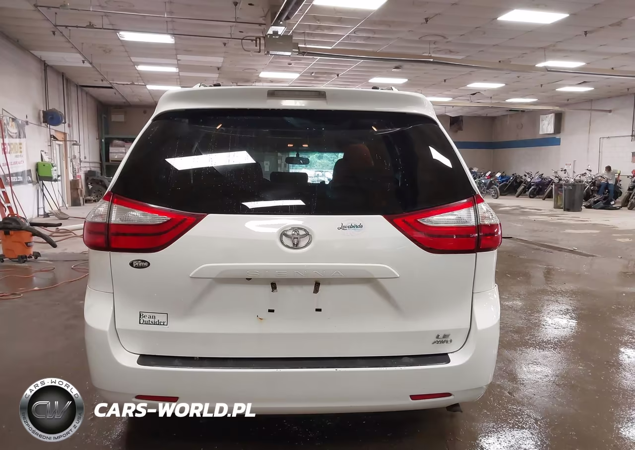 2017 Toyota Sienna Le 7 Passenger VIN:5TDJZ3DC2HS166142 - 16