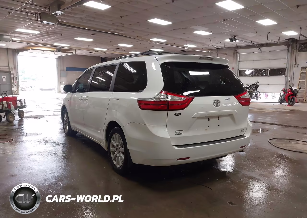 2017 Toyota Sienna Le 7 Passenger VIN:5TDJZ3DC2HS166142 - 3