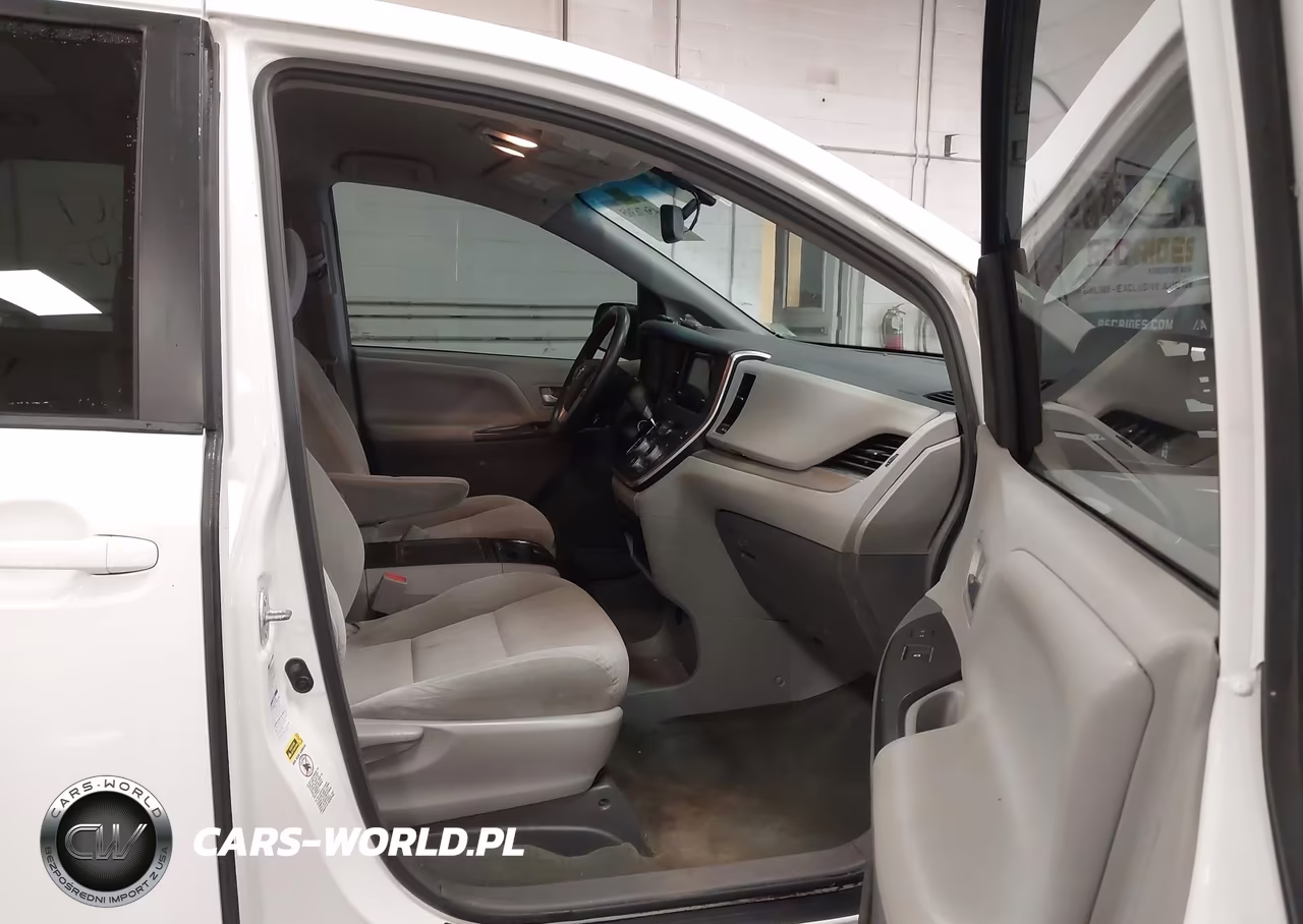 2017 Toyota Sienna Le 7 Passenger VIN:5TDJZ3DC2HS166142 - 5