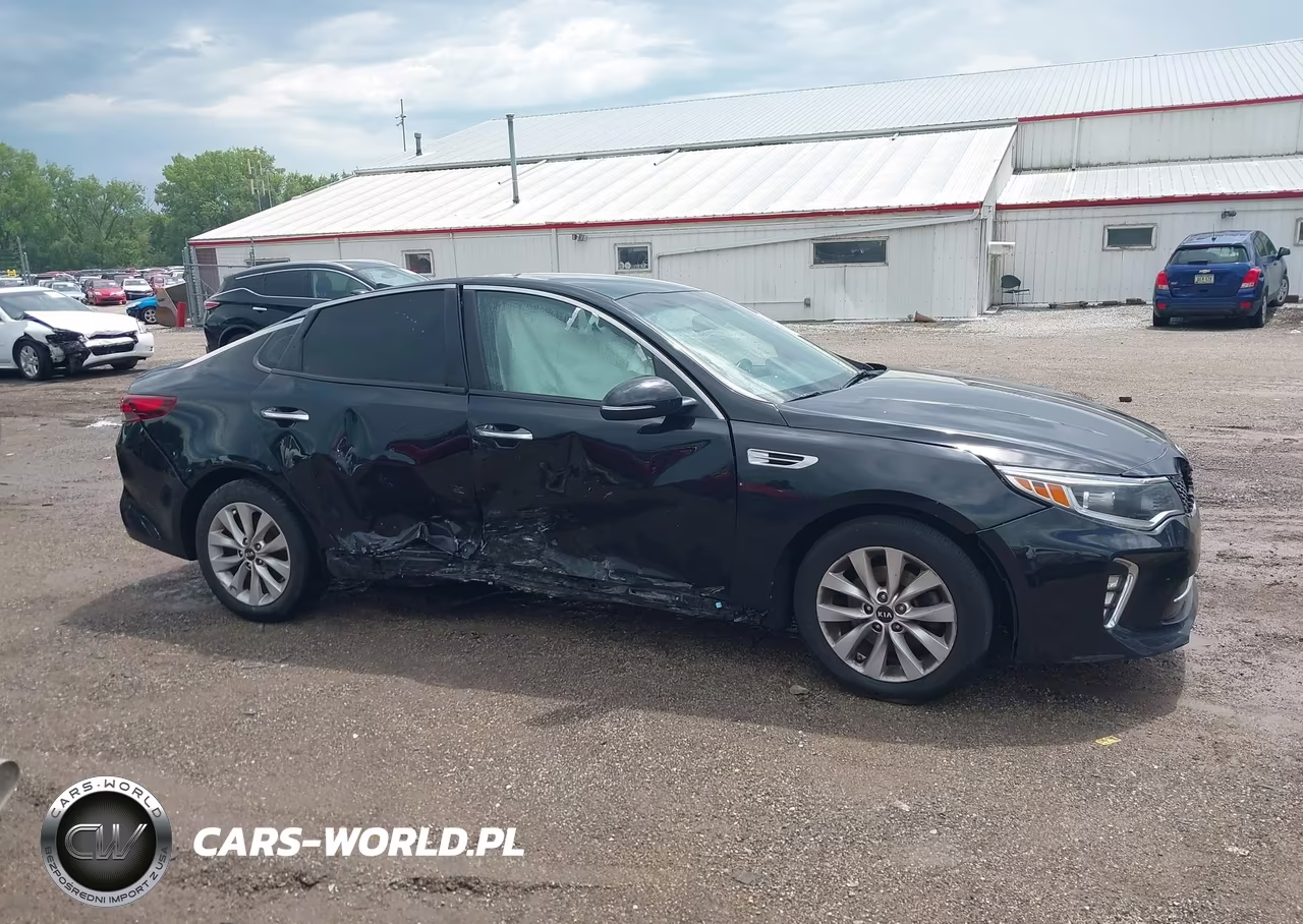 2018 Kia Optima S VIN:5XXGT4L39JG239775 - 13