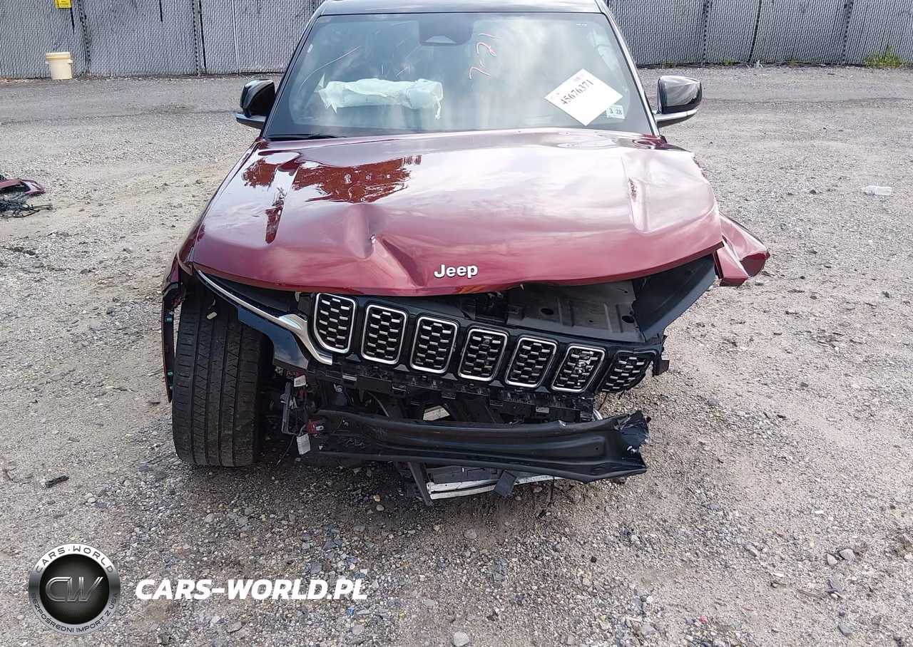 2023 Jeep Grand Cherokee Summit Reserve 4X4 VIN:1C4RJHEG6P8779800 - 6