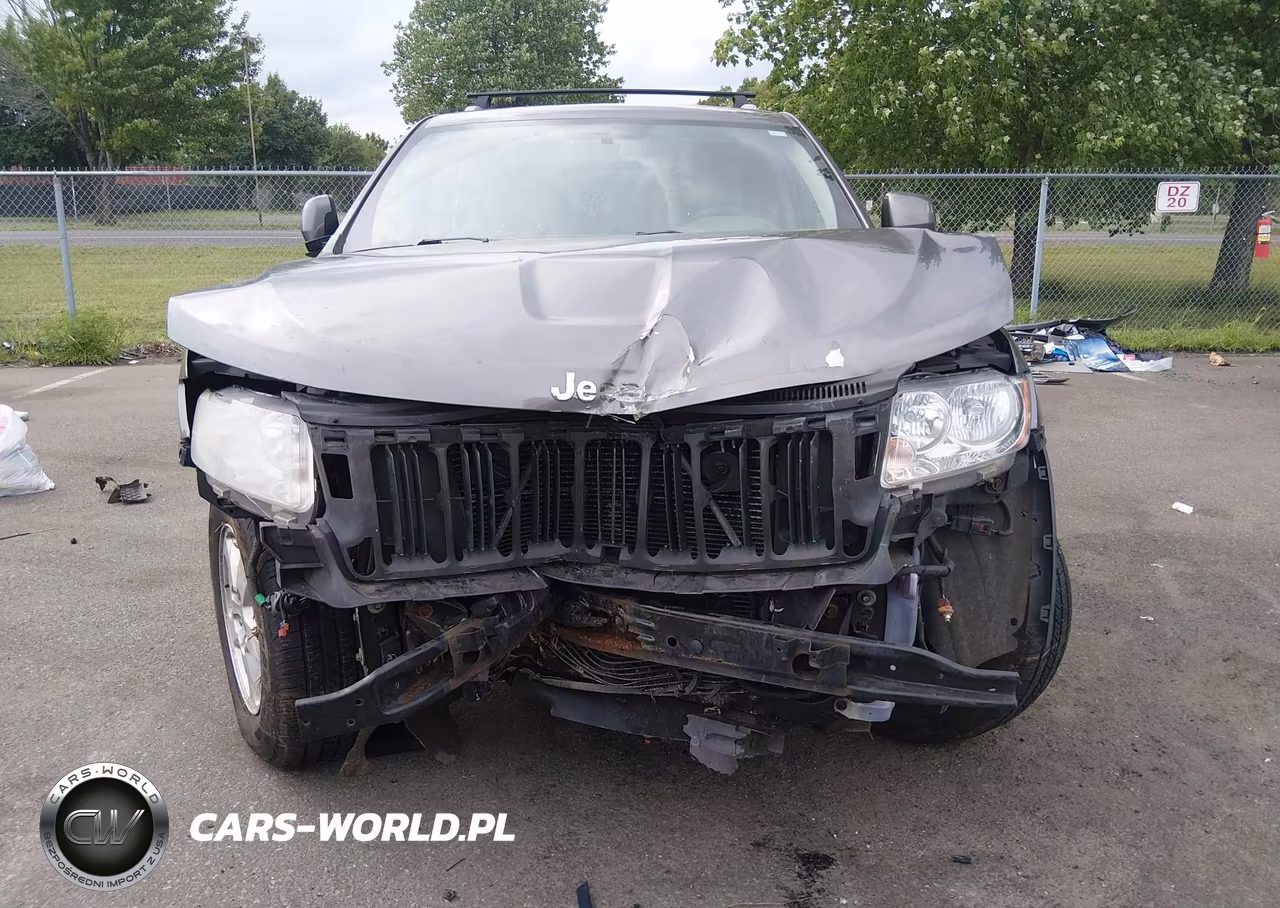 2012 Jeep Grand Cherokee Laredo VIN:1C4RJFAG9CC222185 - 12