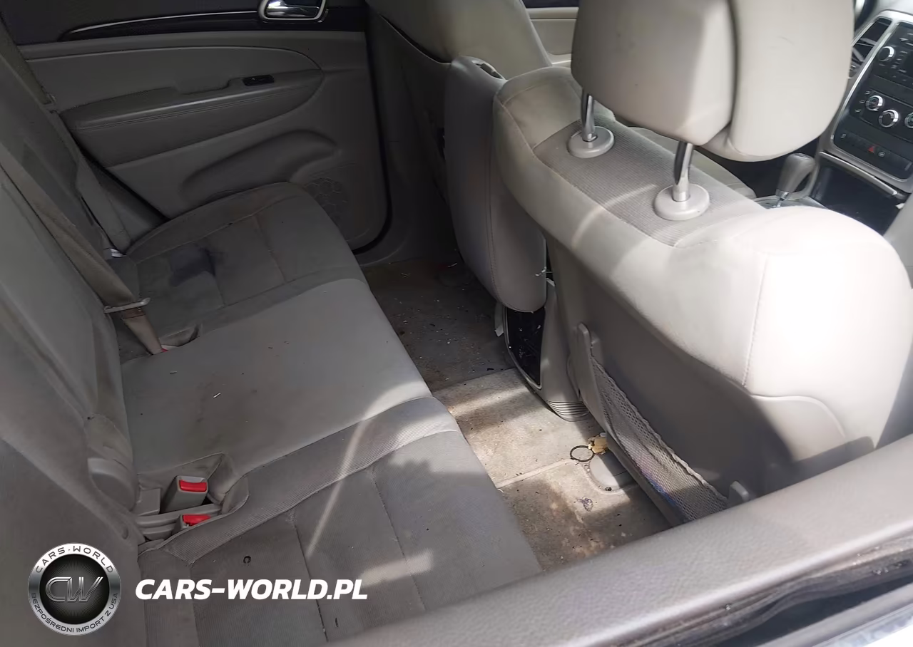 2012 Jeep Grand Cherokee Laredo VIN:1C4RJFAG9CC222185 - 8