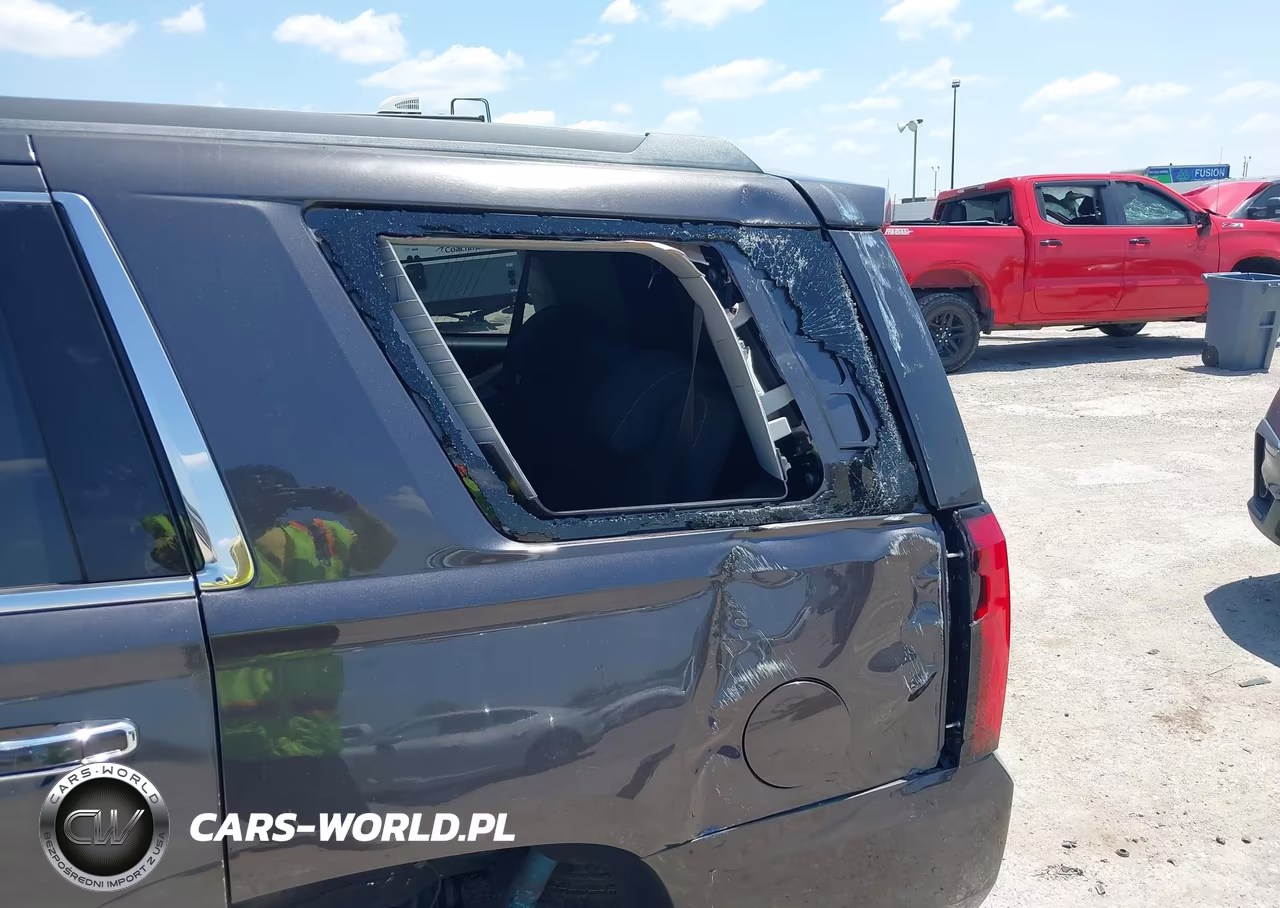 2017 Chevrolet Tahoe Ls VIN:1GNSCAKC8HR334143 - 19