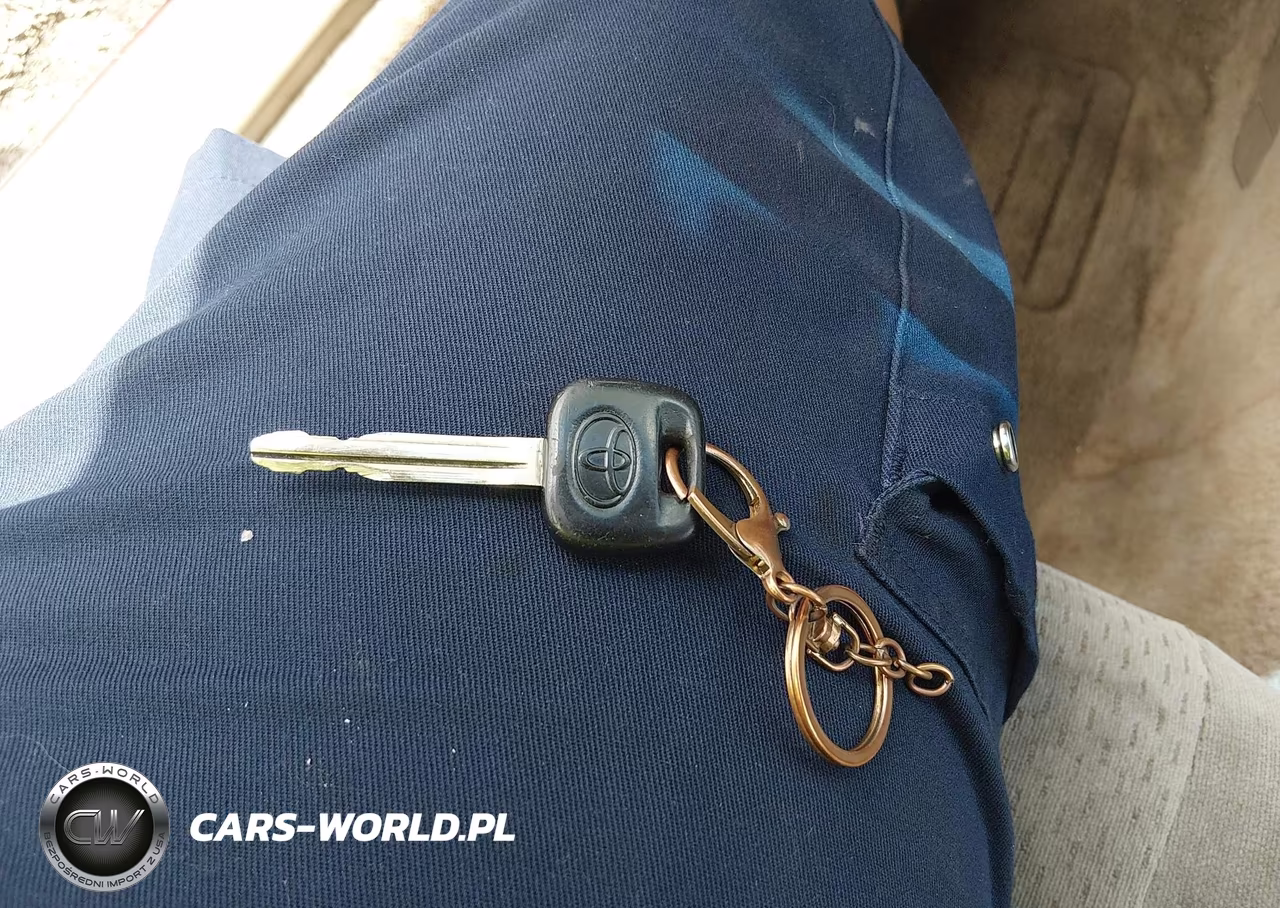2002 Toyota Camry Le VIN:JTDBE32K620115084 - 11