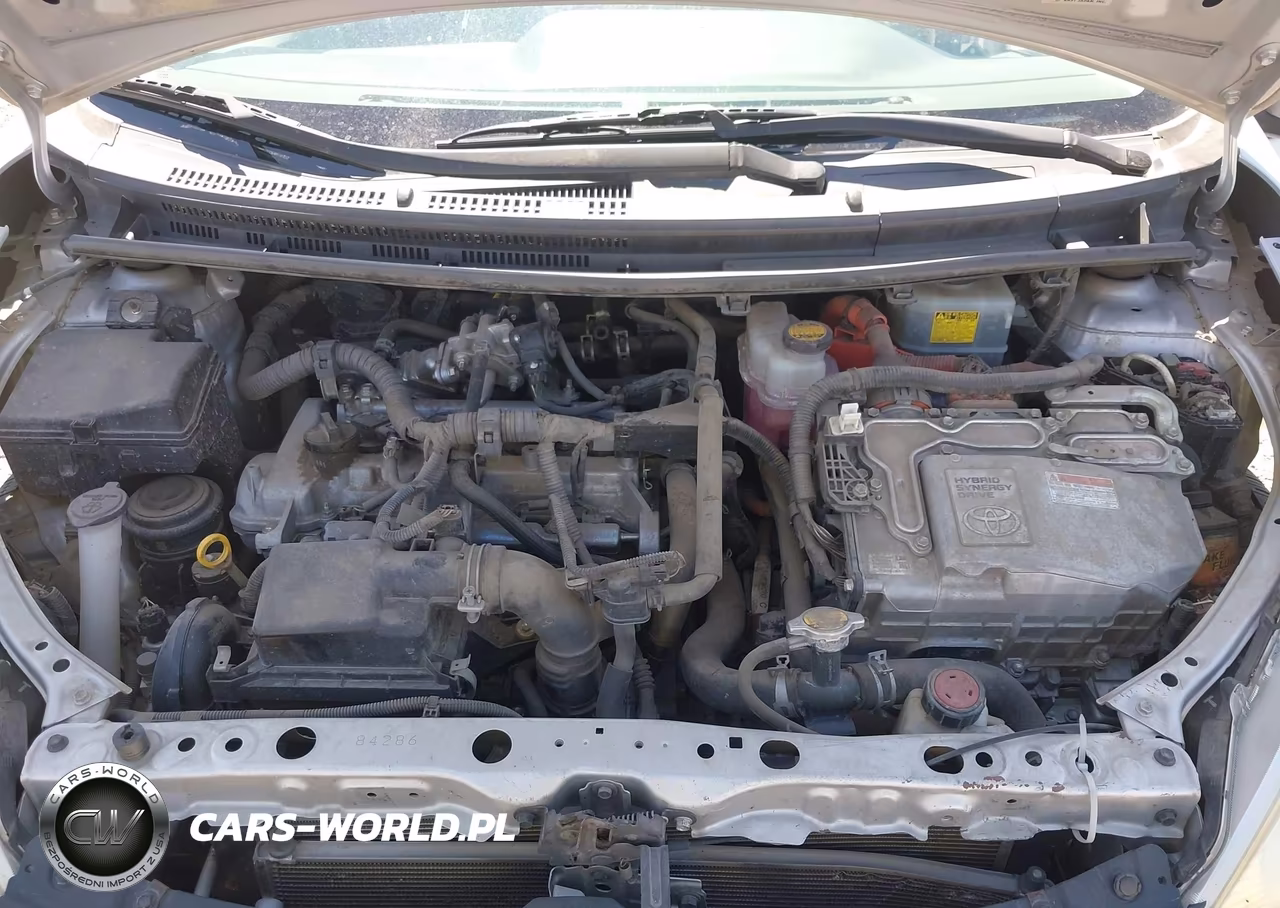 2013 Toyota Prius C Two VIN:JTDKDTB32D1551116 - 10