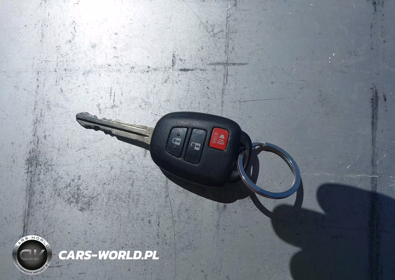 2013 Toyota Prius C Two VIN:JTDKDTB32D1551116 - 11