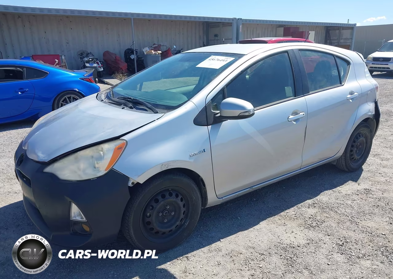 2013 Toyota Prius C Two VIN:JTDKDTB32D1551116 - 2