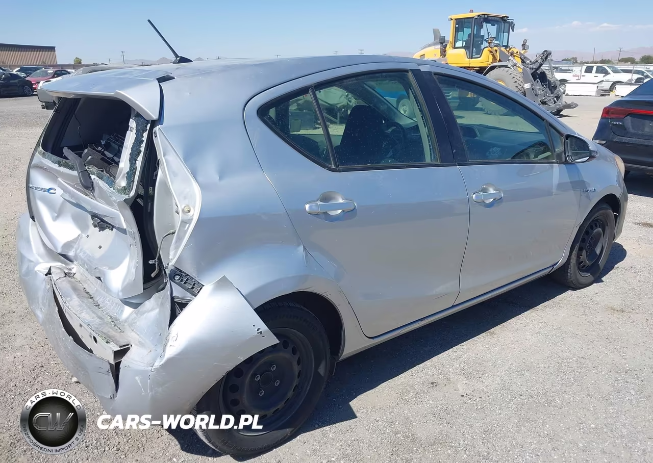 2013 Toyota Prius C Two VIN:JTDKDTB32D1551116 - 4