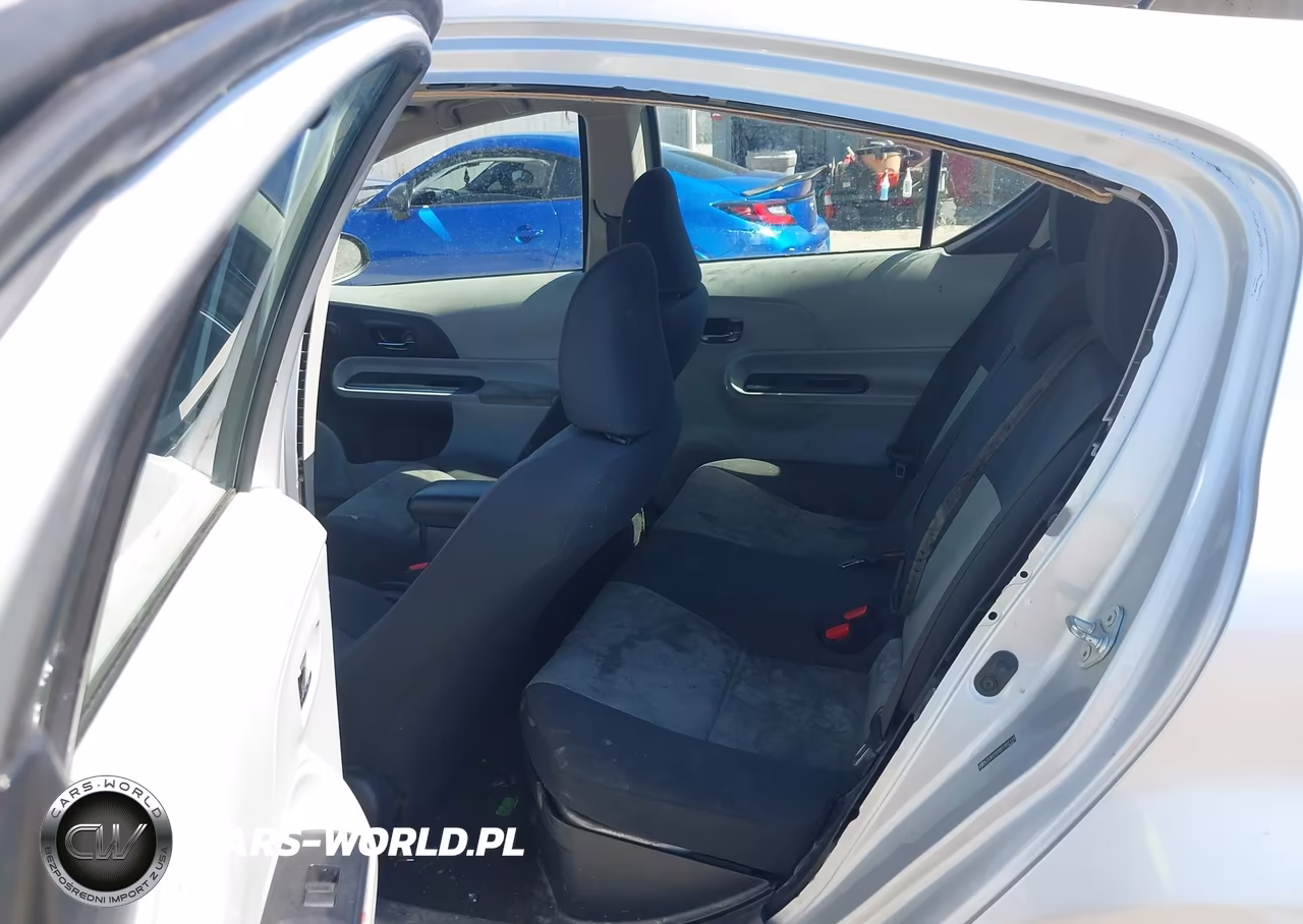 2013 Toyota Prius C Two VIN:JTDKDTB32D1551116 - 8