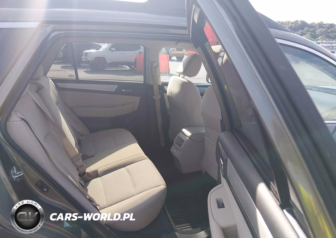 2018 Subaru Outback 2.5I Premium VIN:4S4BSACC3J3336199 - 8