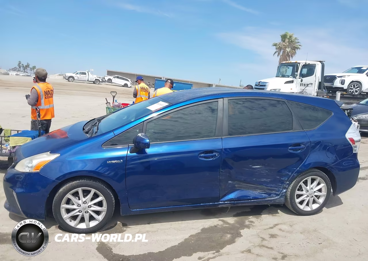 2013 Toyota Prius V Five VIN:JTDZN3EU3D3226771 - 14