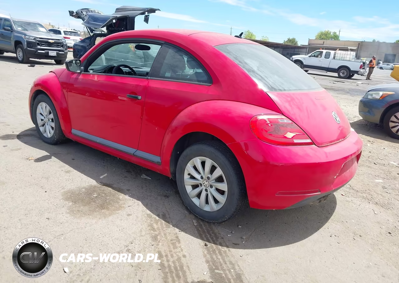 2013 Volkswagen Beetle 2.5L Entry VIN:3VWFP7AT4DM660596 - 3