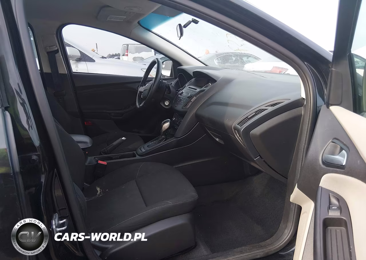 2015 Ford Focus Se VIN:1FADP3F22FL360519 - 5