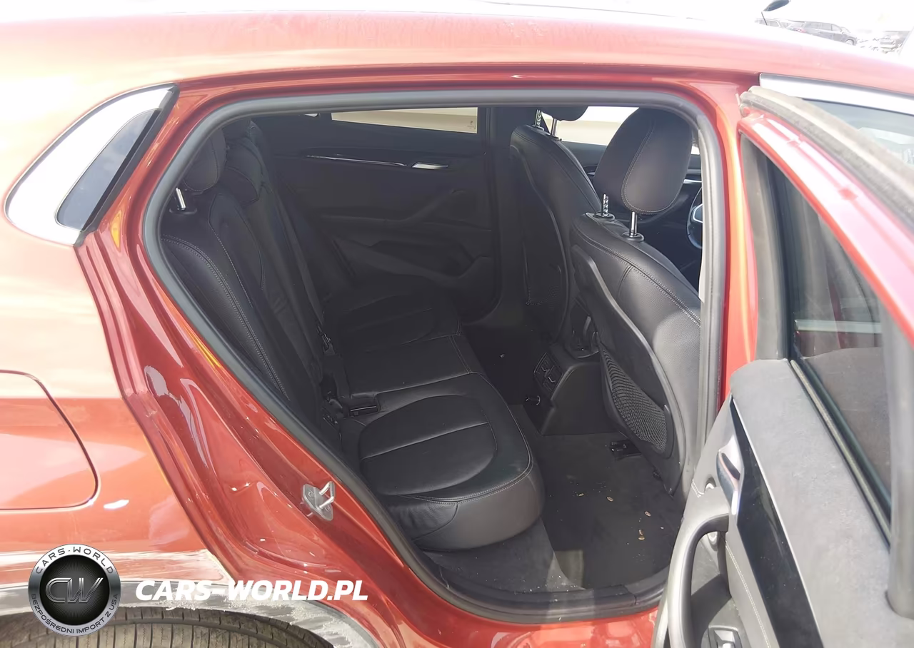 2018 BMW X2 xDrive28I VIN:WBXYJ5C33JEF73682 - 8