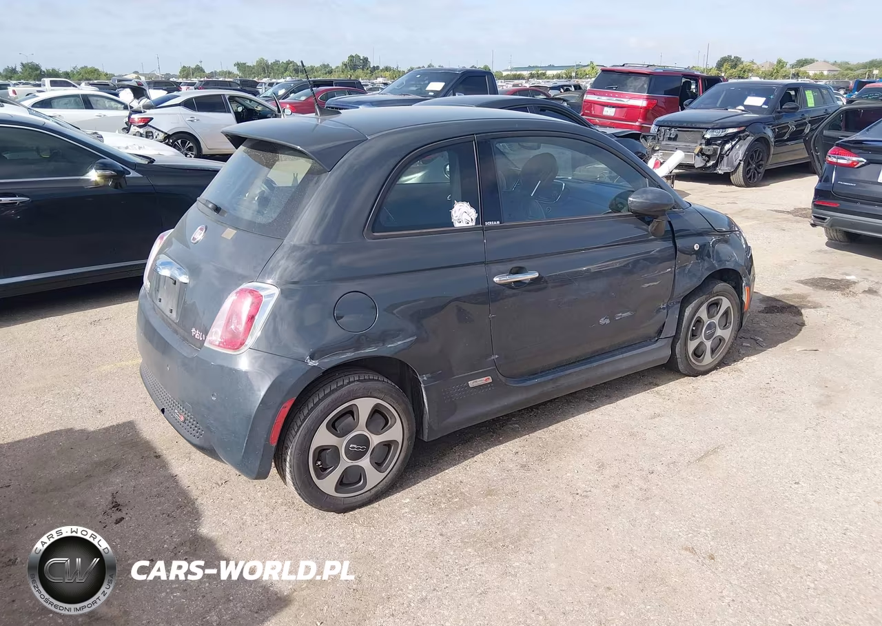 2017 Fiat 500E Battery Electric VIN:3C3CFFGE0HT598335 - 4