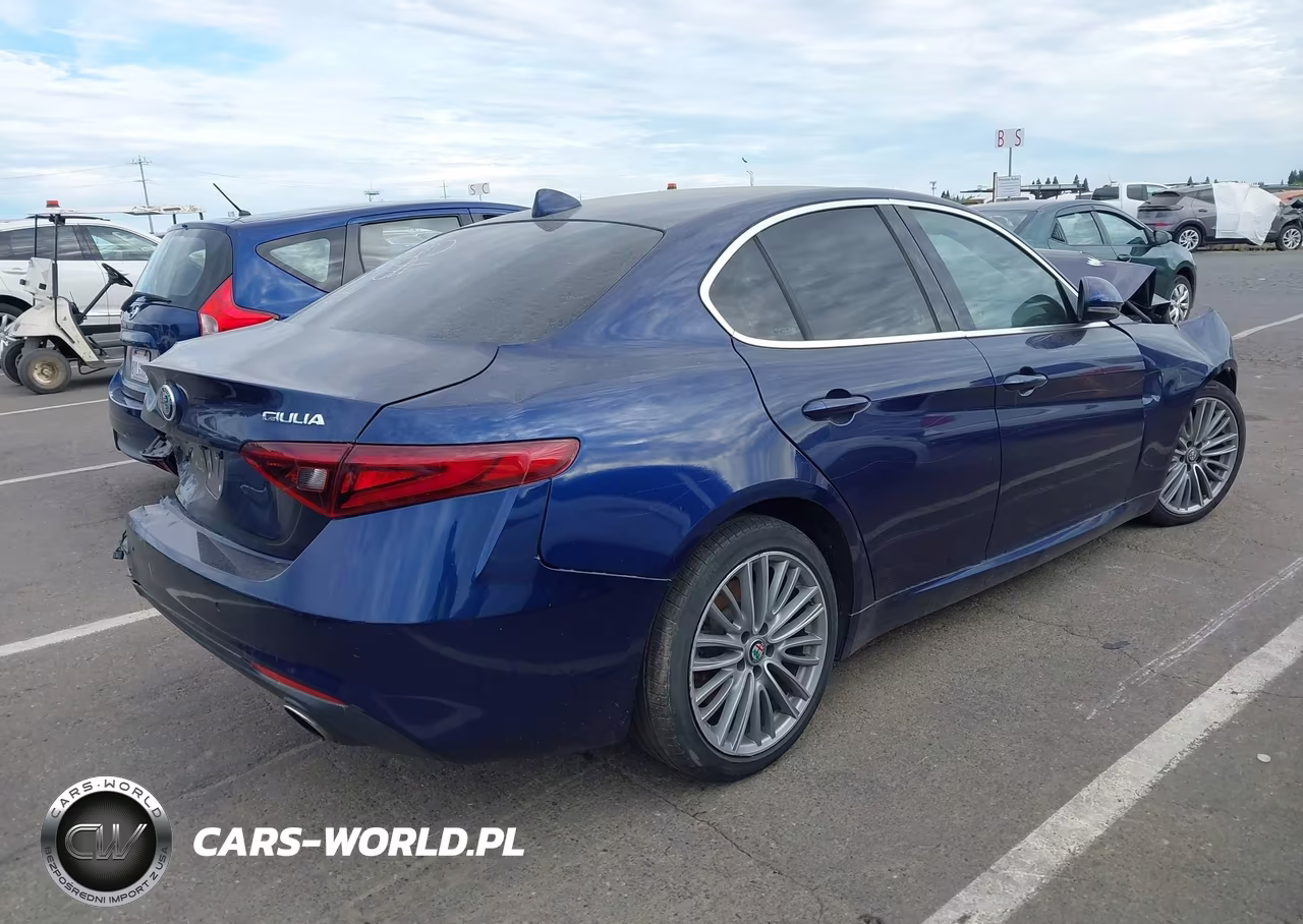 2018 Alfa Romeo Giulia Ti Lusso Rwd VIN:ZARFAECN3J7589183 - 4